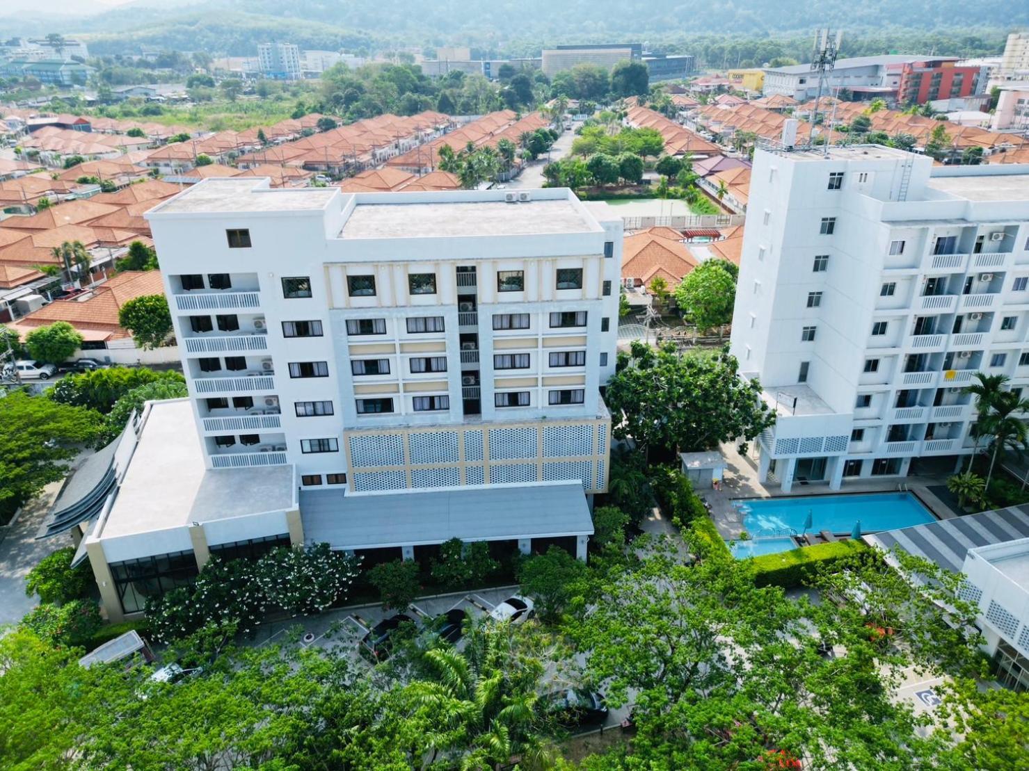 Recenta Suite Phuket Suanluang Extérieur photo