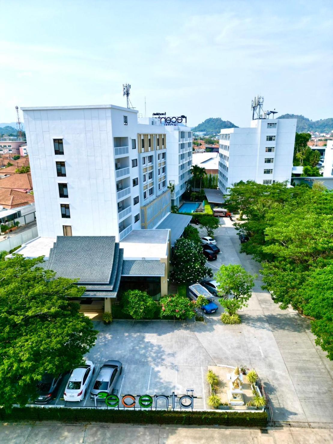 Recenta Suite Phuket Suanluang Extérieur photo